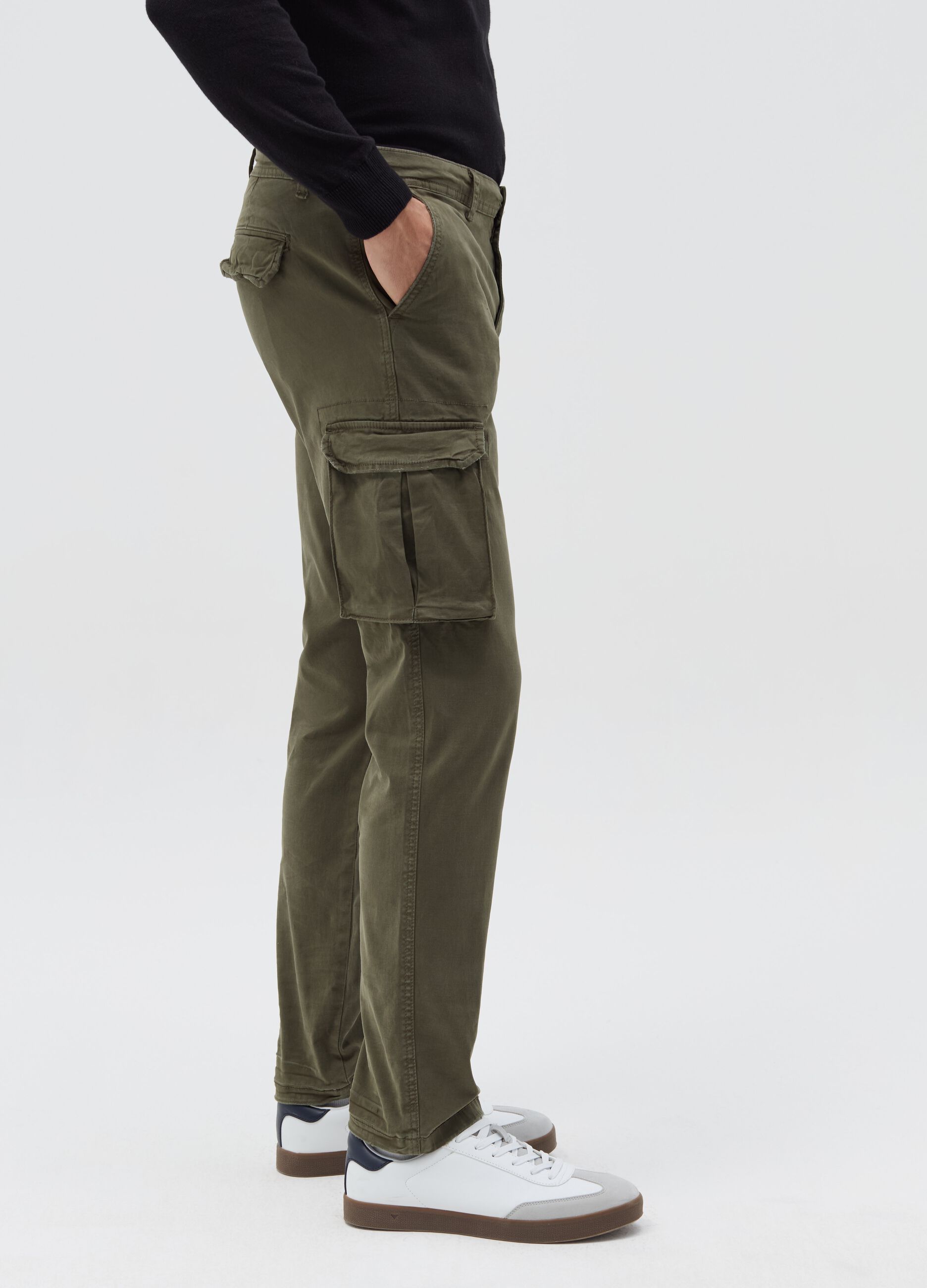 Pantaloni cargo in twill