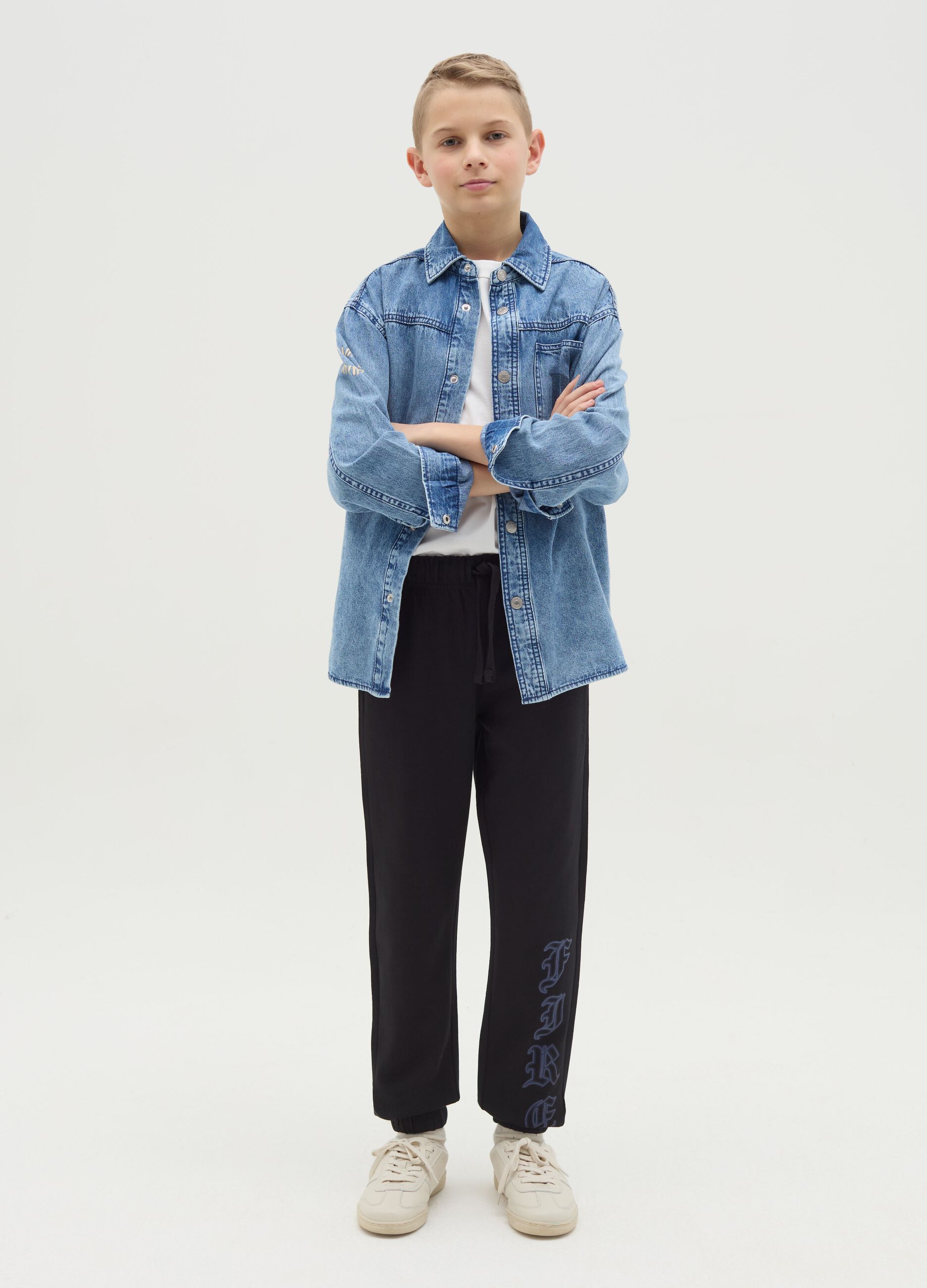 Joggers with drawstring and "Fire" print