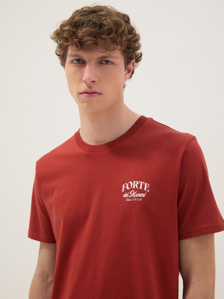 T-shirt rossa in puro cotone regular fit con stampa_2