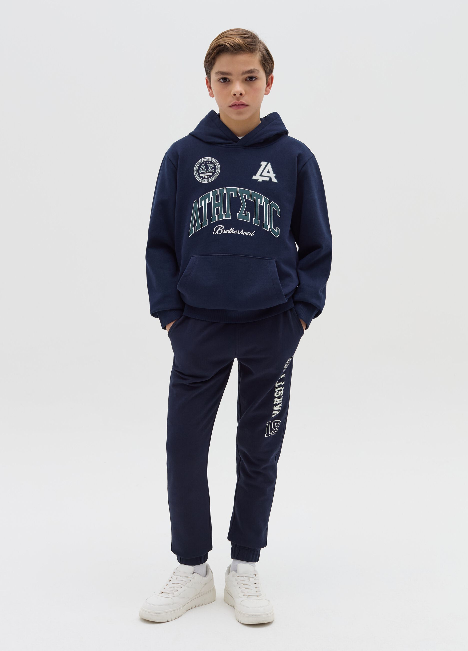 Pantaloni tuta ragazzo 16 anni deals