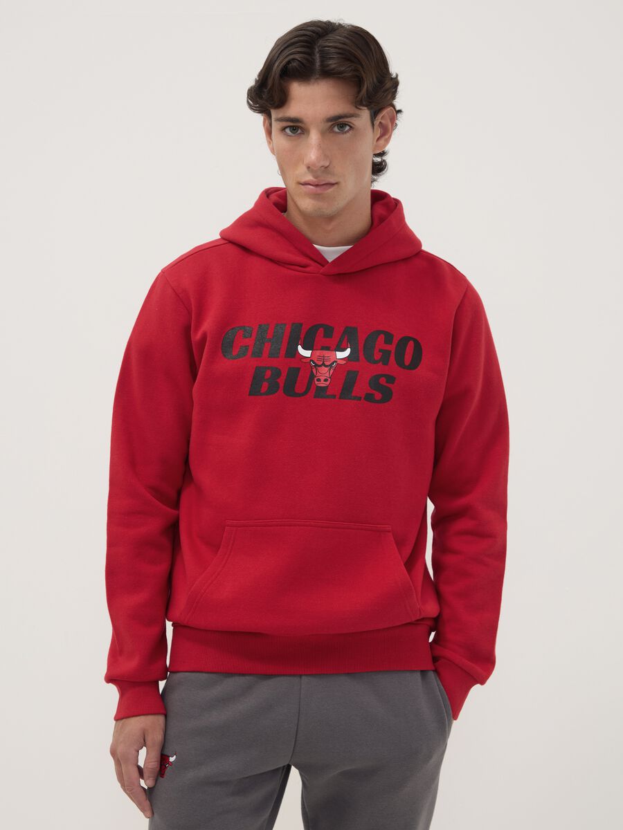 Red cotton-blend hoodie with Chicago Bulls print_0