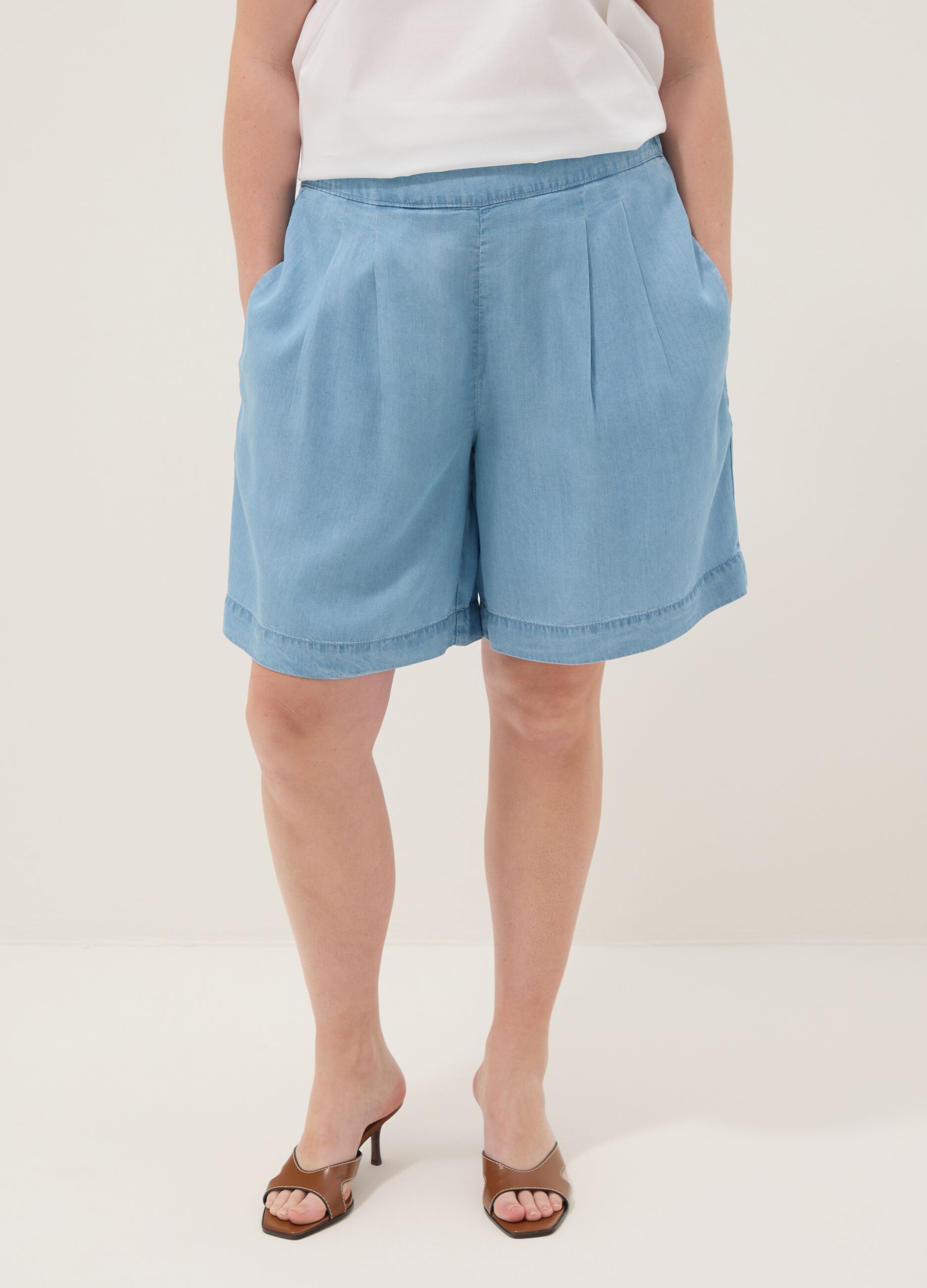 Light blue pure lyocell shorts with elasticated waist, relaxed fit