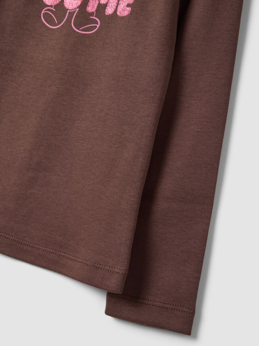 T-shirt marrone in puro cotone organico con collo rialzato_3