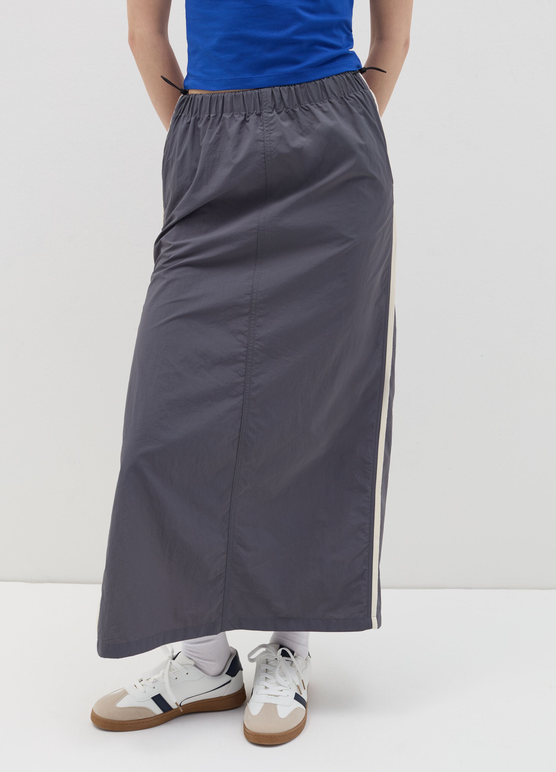 Long nylon skirt with splits