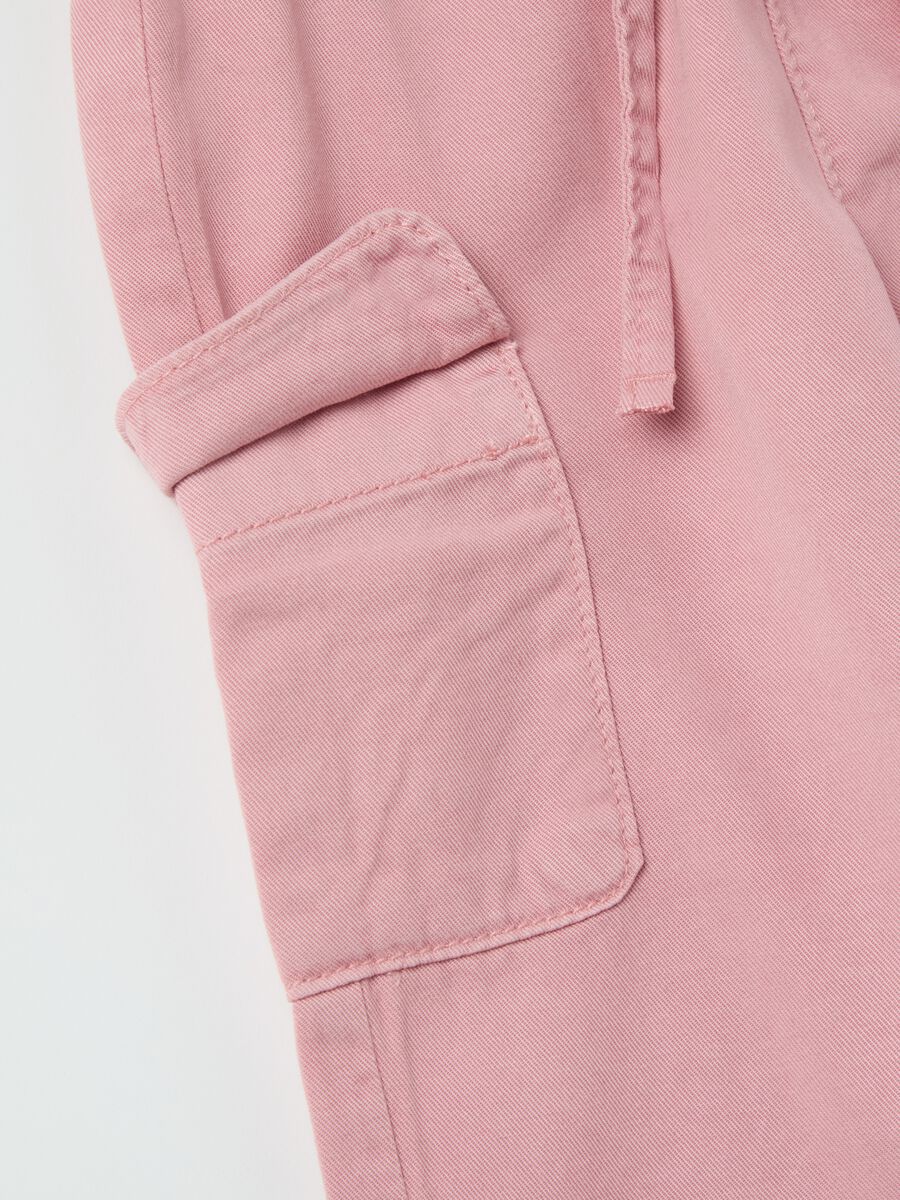Cargo trousers in cotton and Lyocell with drawstring_3