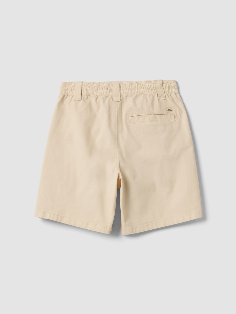 Beige stretch cotton cargo shorts for boys, baggy fit_4