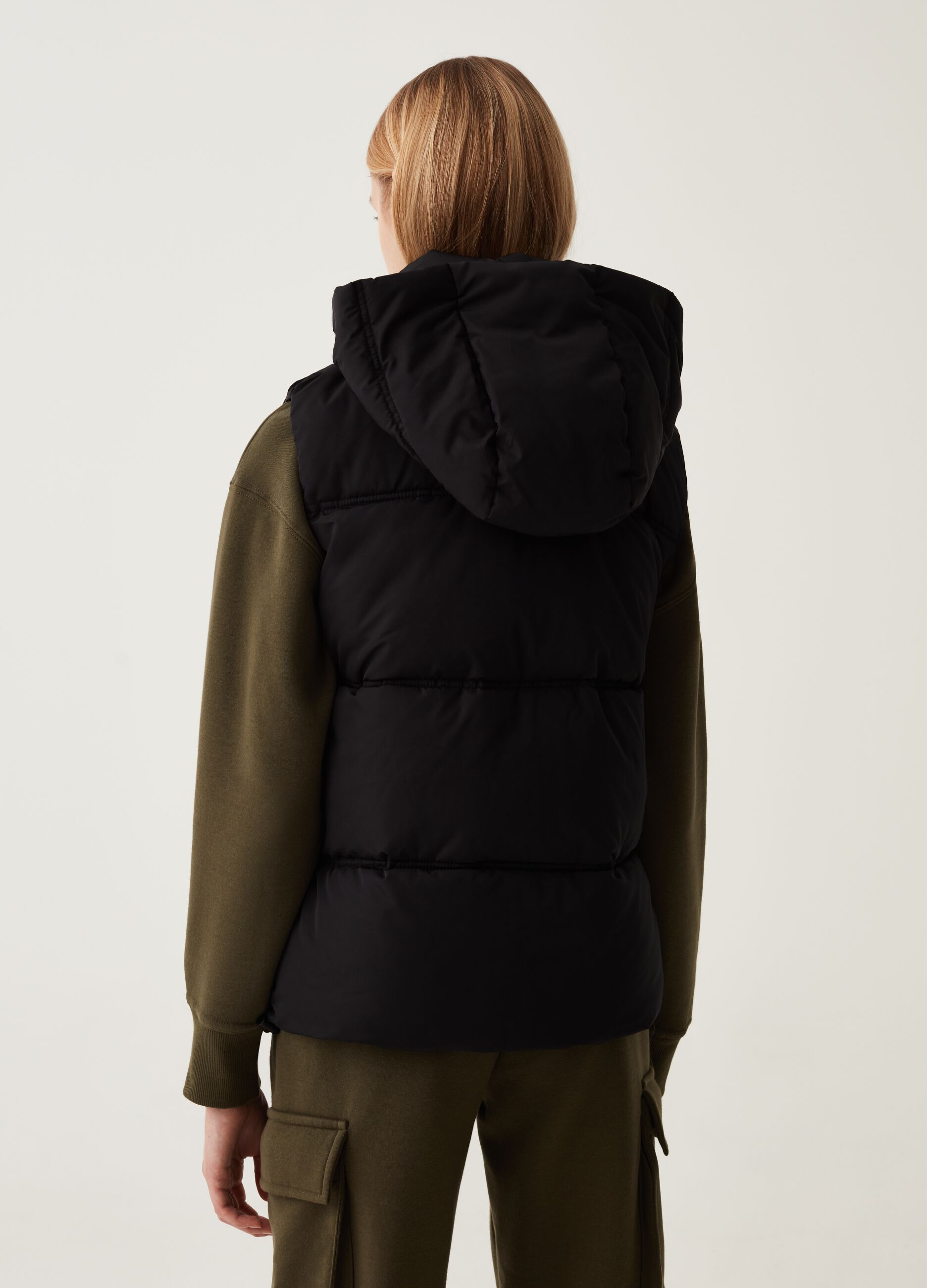 Gilet full-zip trapuntato con cappuccio_2