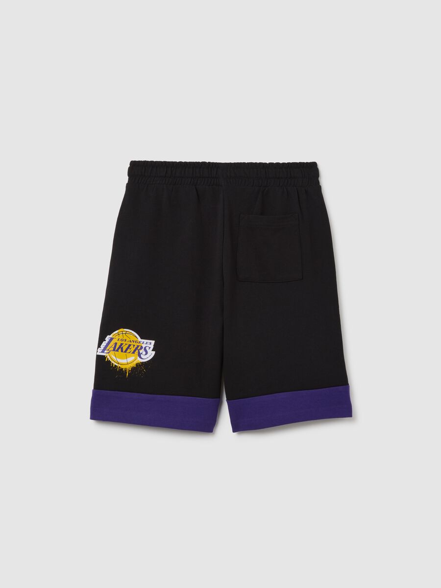 Bermuda da ragazzo in puro cotone multicolor regular fit con dettagli viola e logo Lakers_4