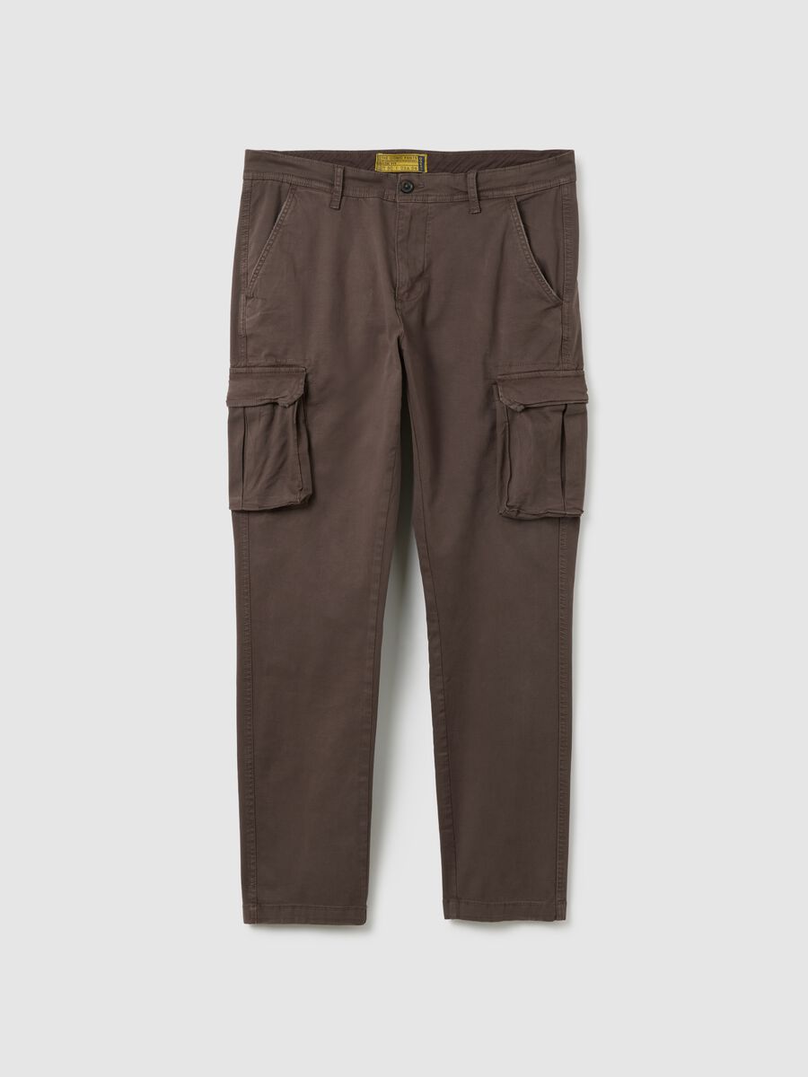 Pantaloni cargo marroni in cotone elasticizzato slim fit_0