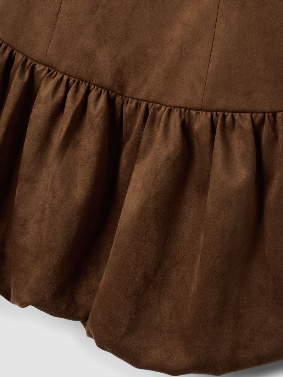 Abito marrone in tessuto elasticizzato con girocollo fitted_1