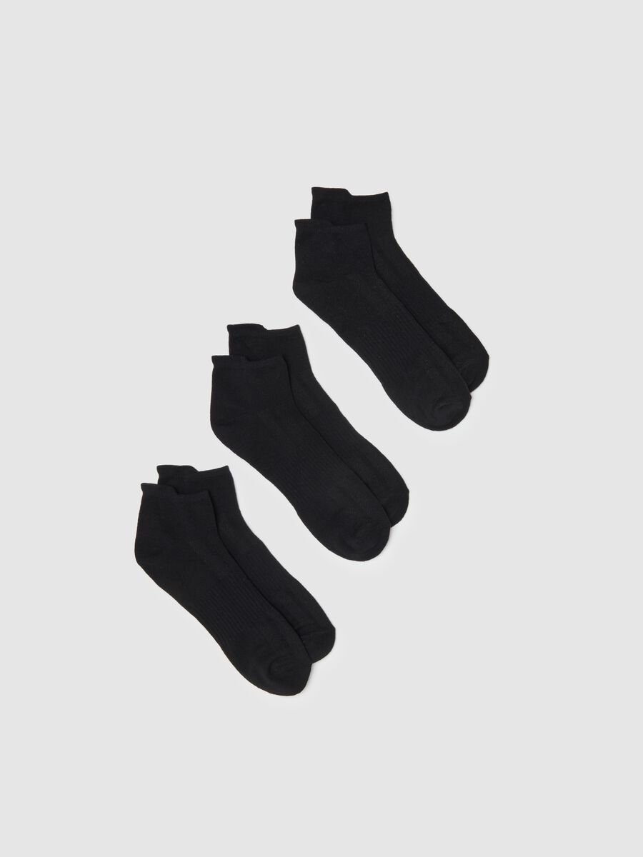 Three-pack of black cotton blend ankle sports socks, regular fit_0