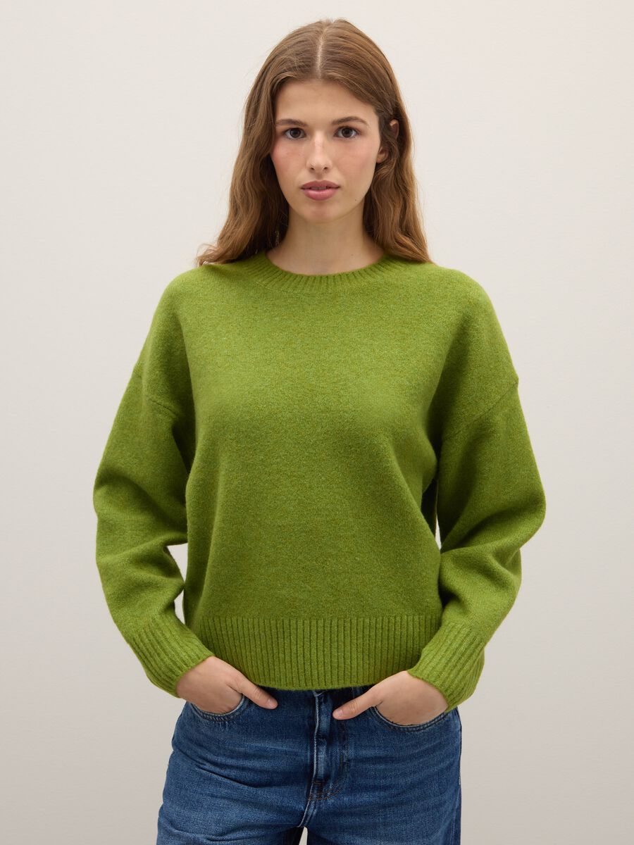 Green regular fit pullover with round neckline_1