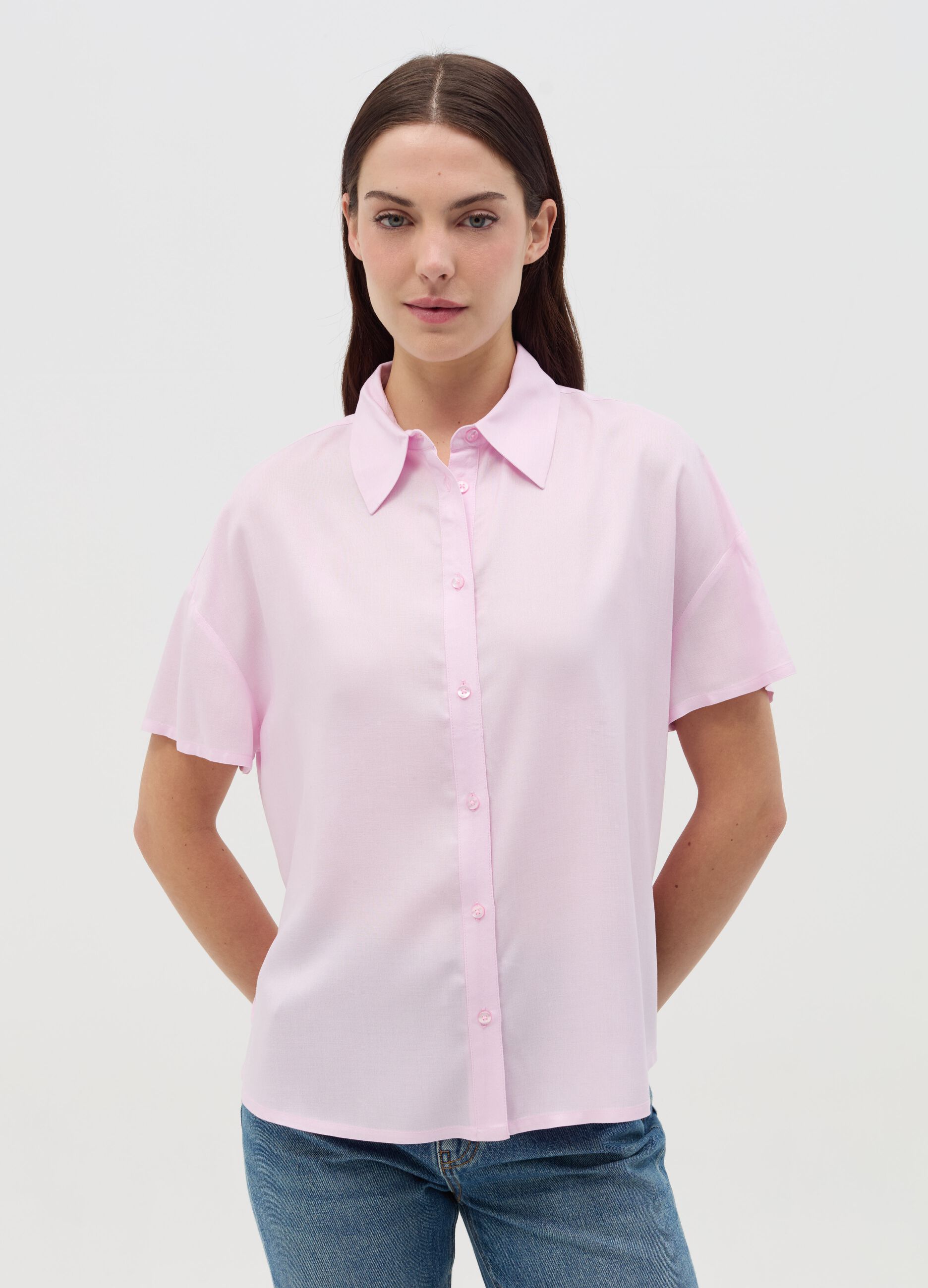 Short-sleeved shirt in viscose