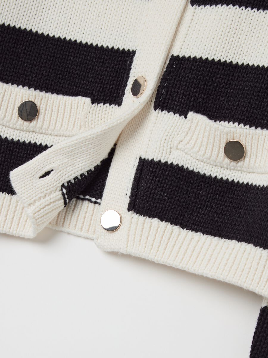 Striped cardigan with gold buttons_5