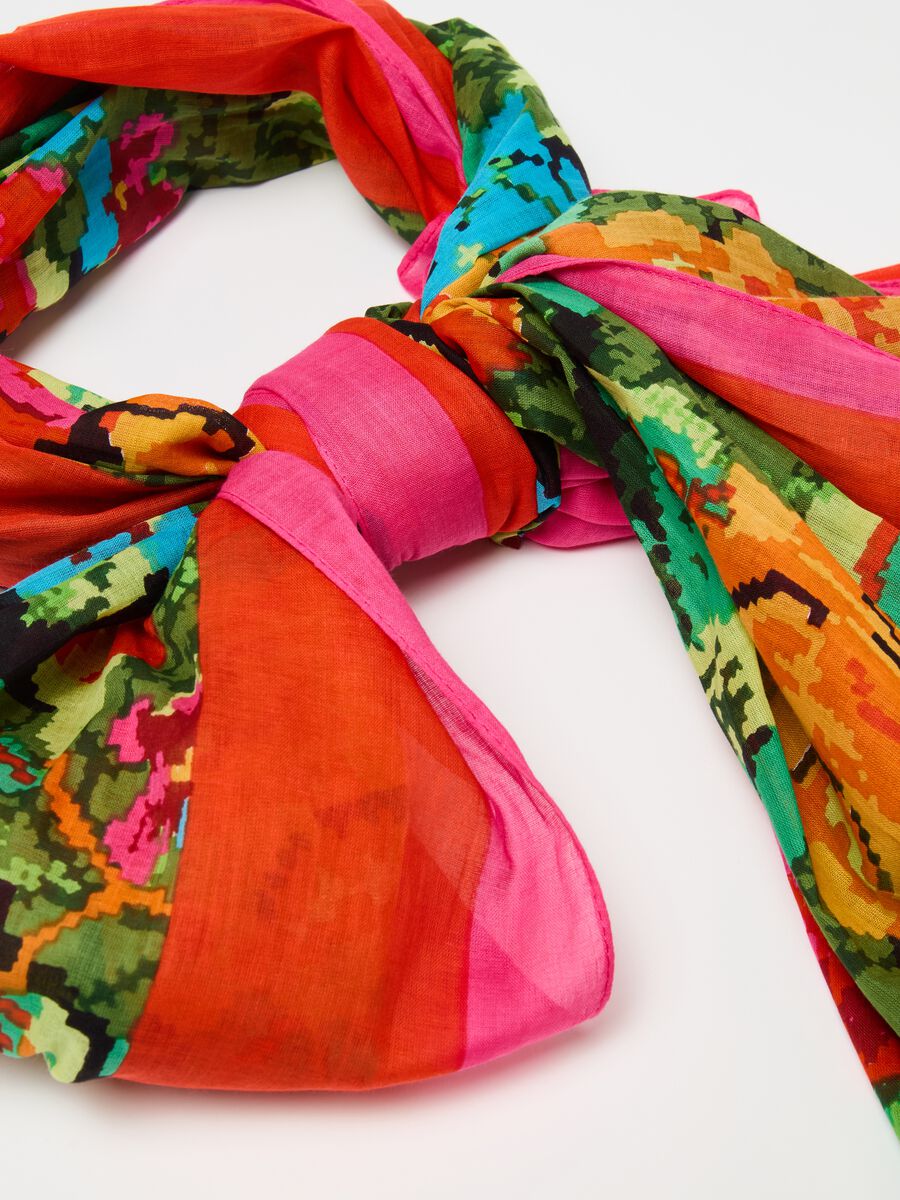 Cotton foulard with floral print_1