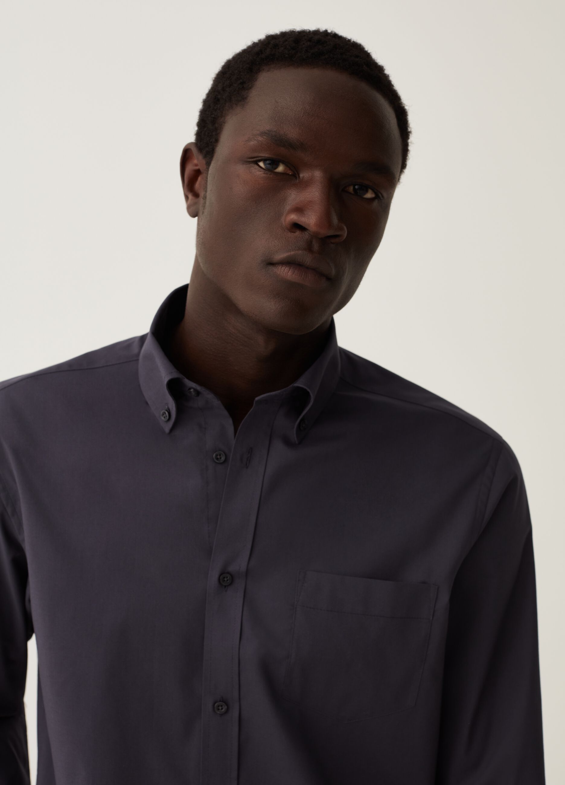Camicia regular fit button-down con tasca_1