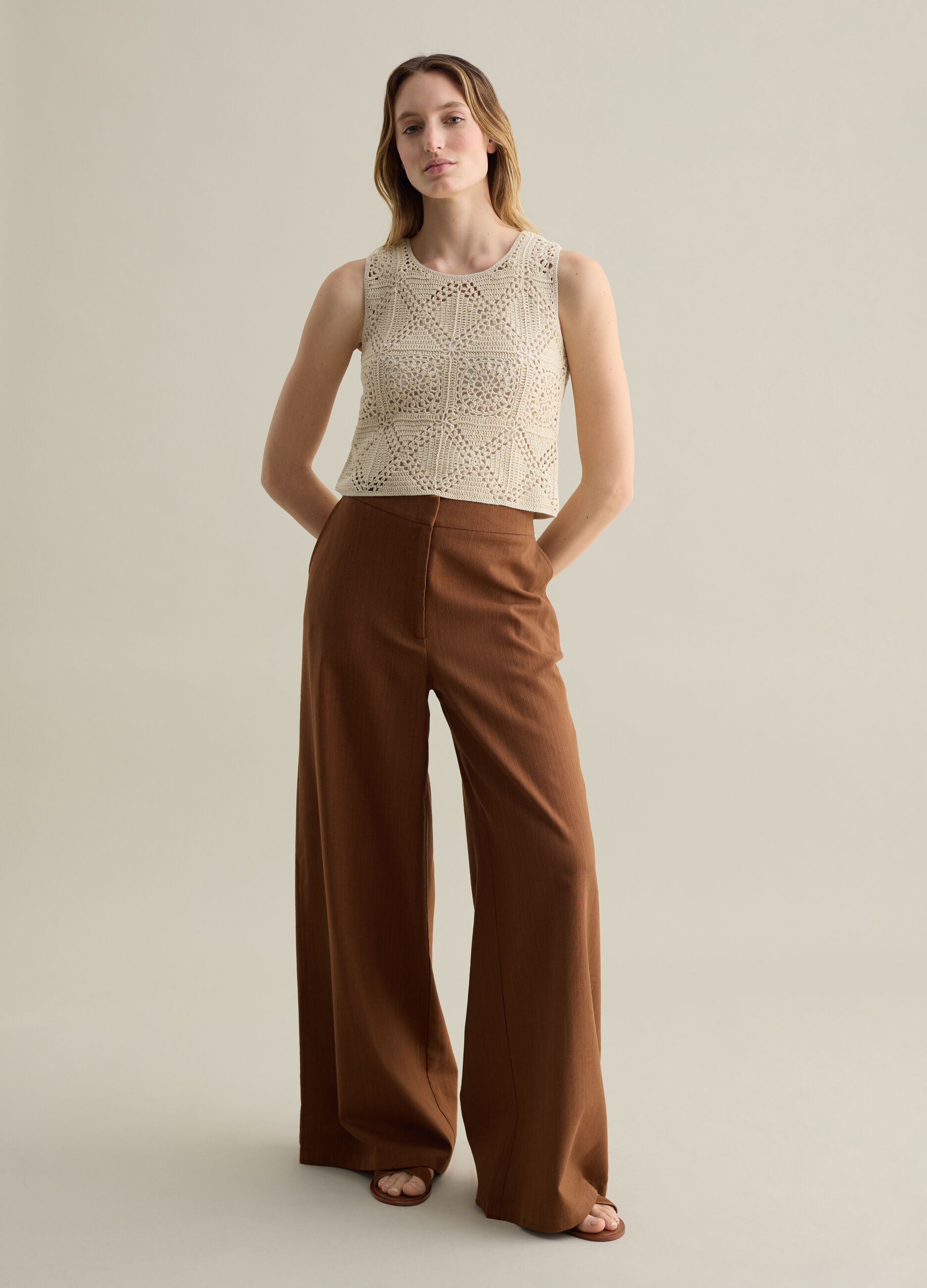 Tank top in maglia crochet beige