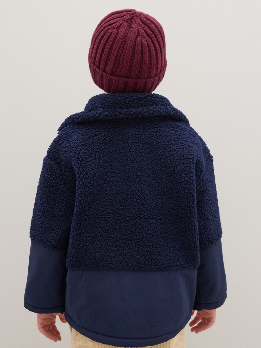 Giacca blu con collo alto da ragazzo in sherpa regular fit_1