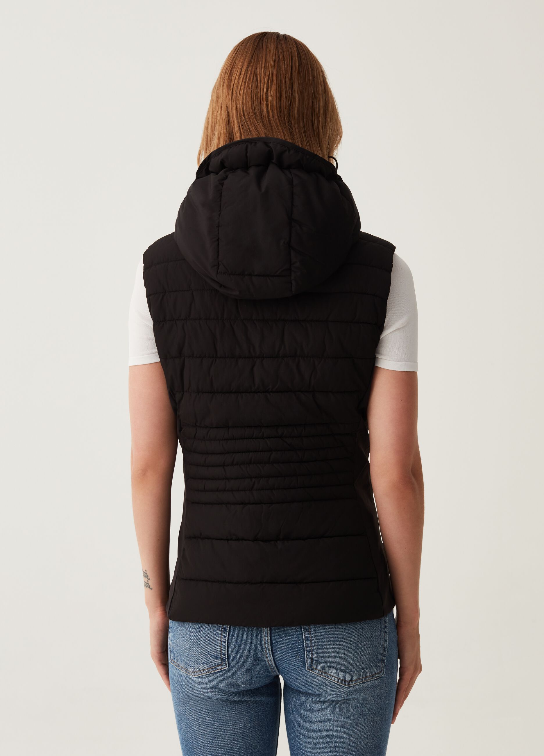 Gilet trapuntato con cappuccio_2