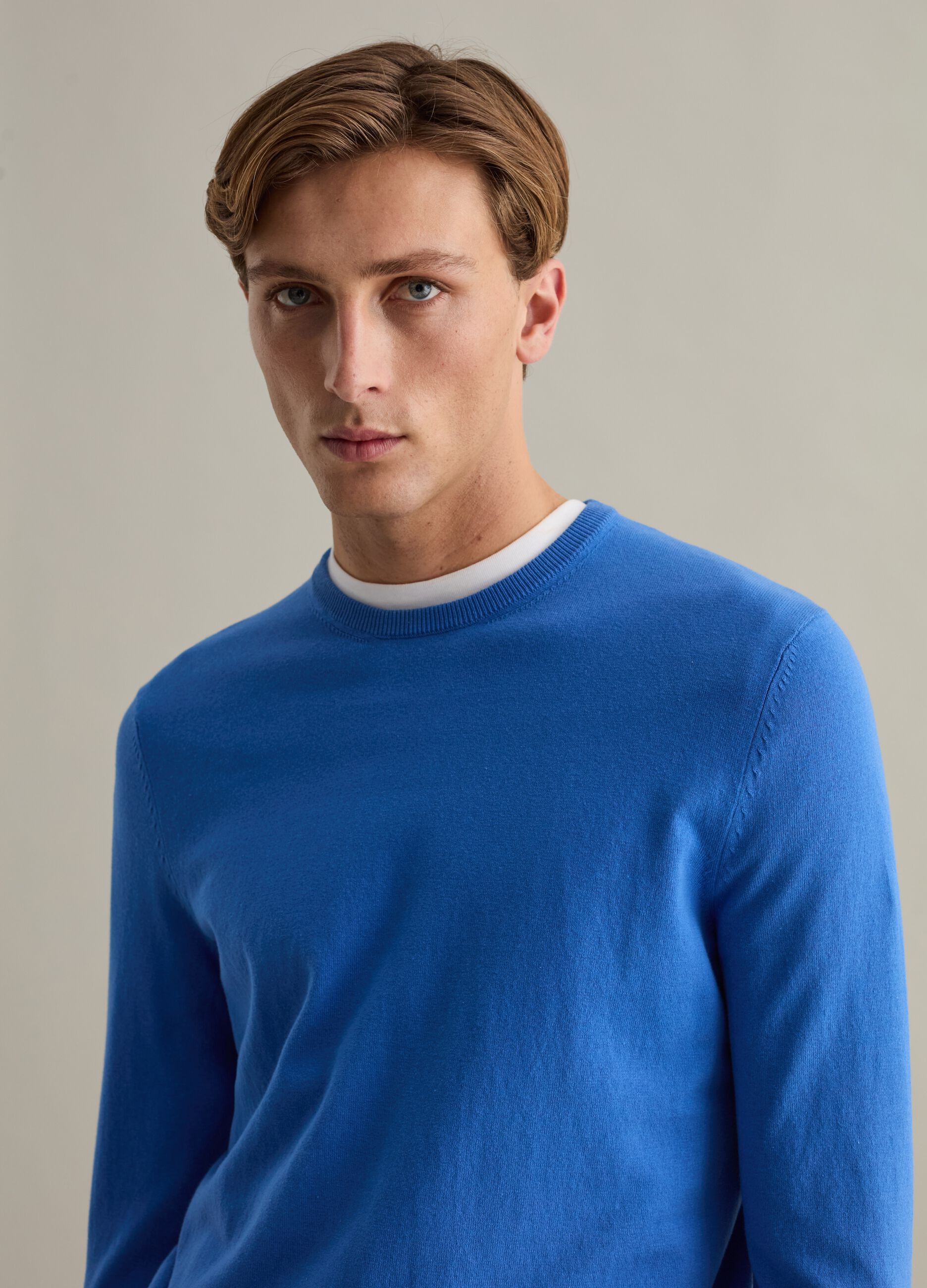 Round neck pullover