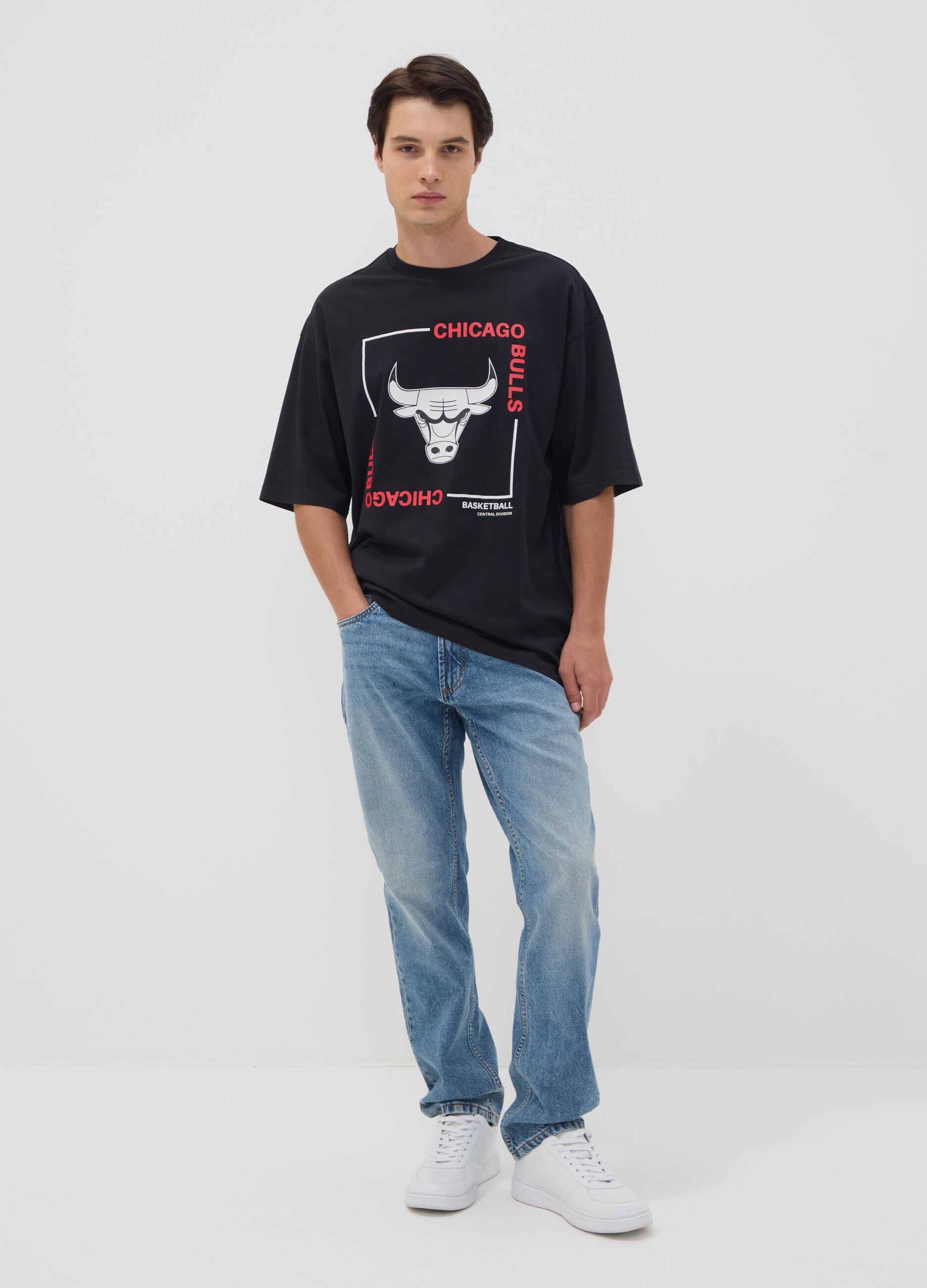 T-shirt nera in puro cotone con stampa Chicago Bulls
