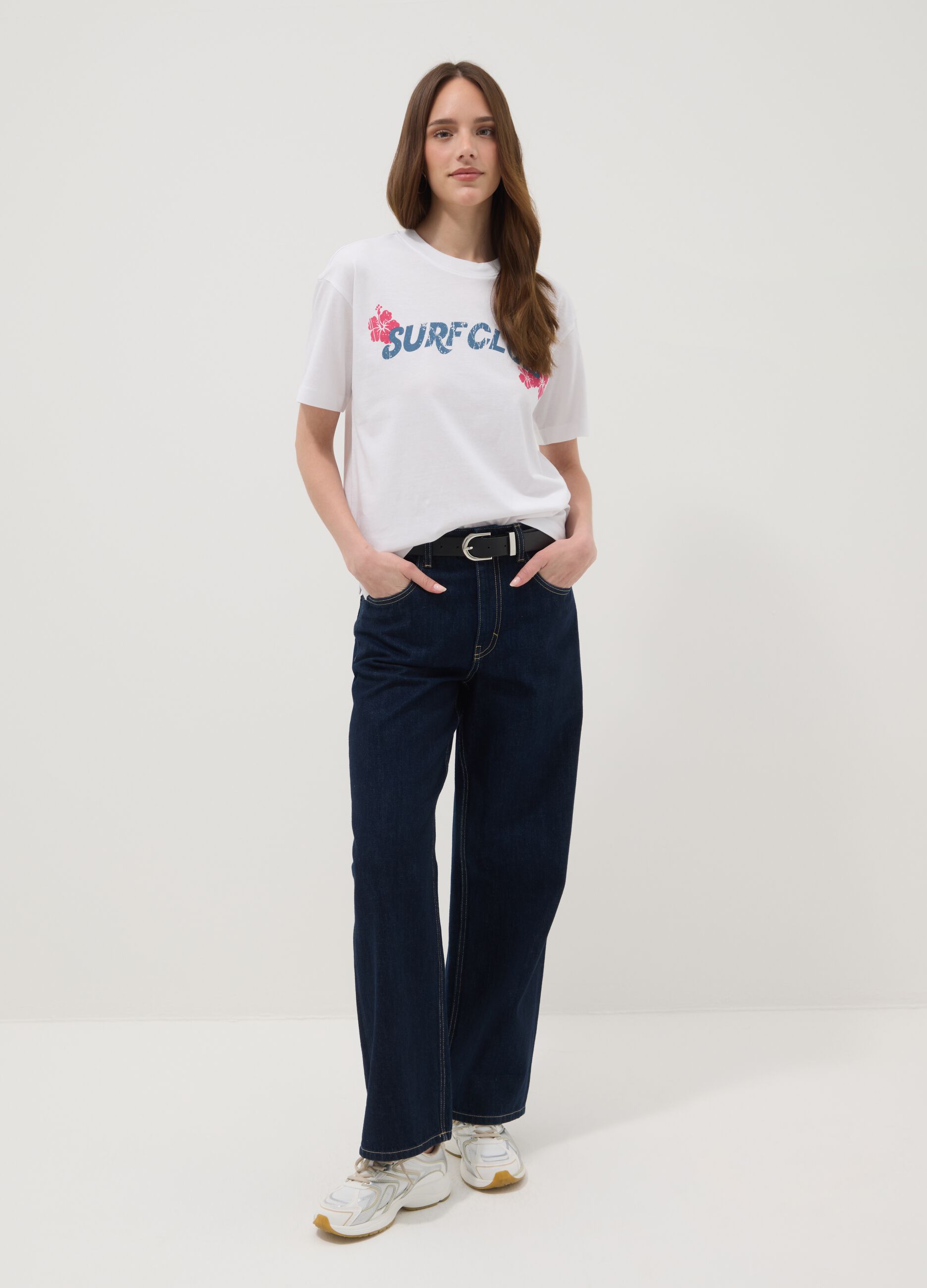 White pure cotton T-shirt, regular fit with lettering