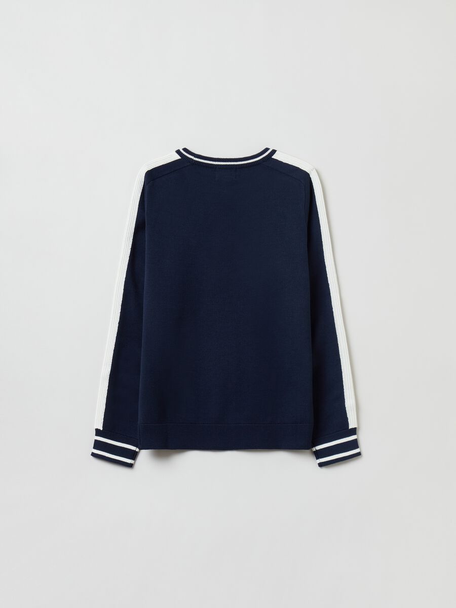 Pullover con profili rigati_1