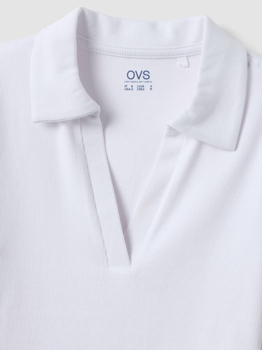 Polo bianca in cotone elasticizzato con scollo a V aperto regular fit_6