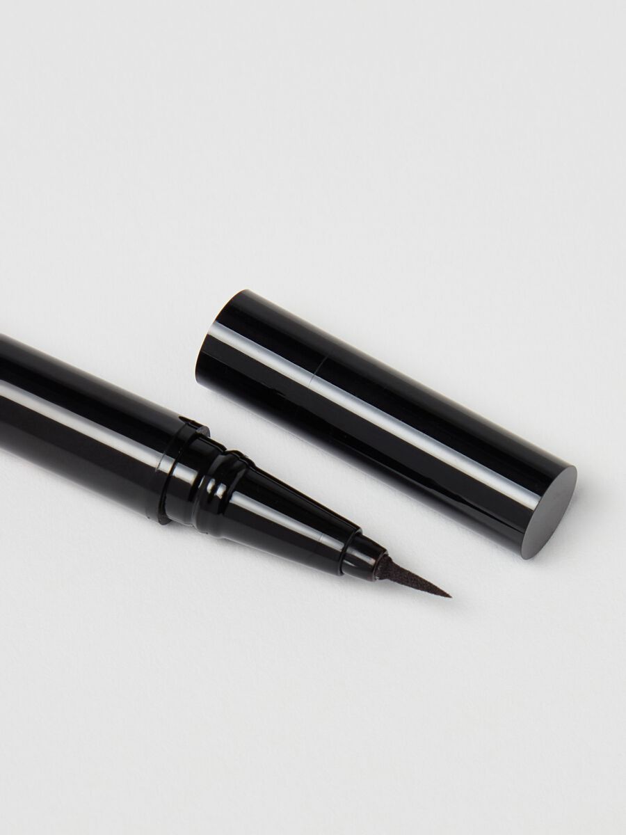 Liner Pow Liquid Eyeliner_1