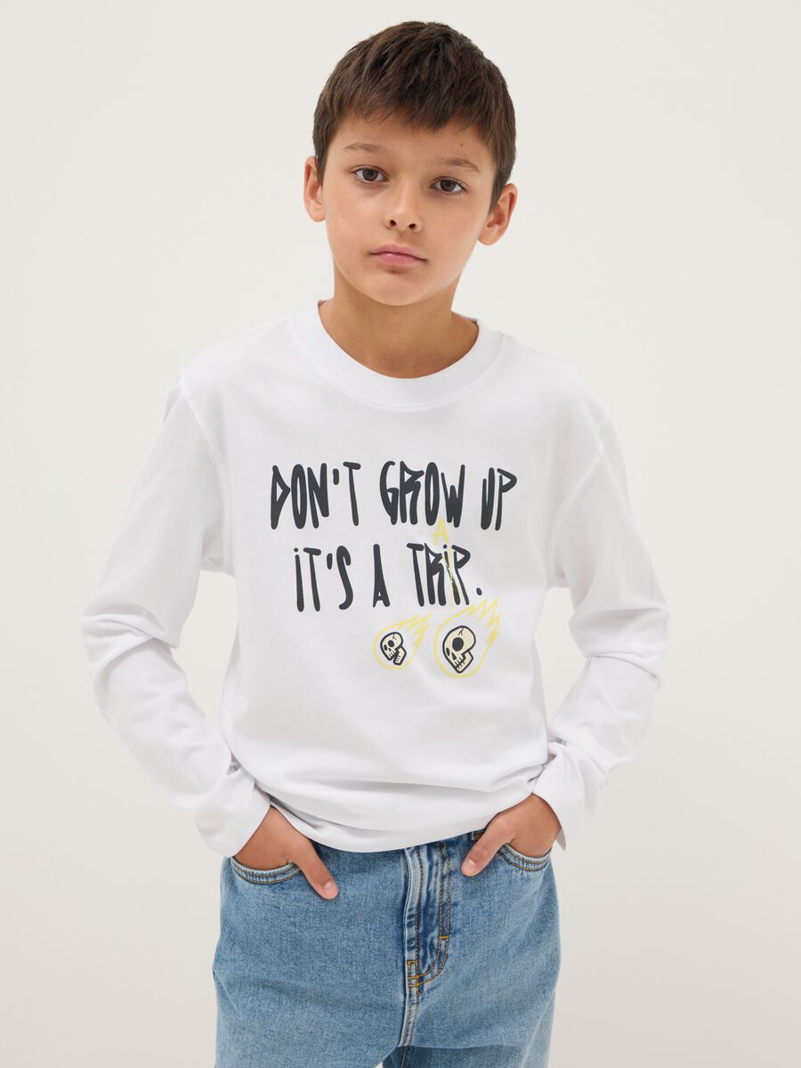 T-shirt in puro cotone bianca regular fit con stampa per ragazzo_0