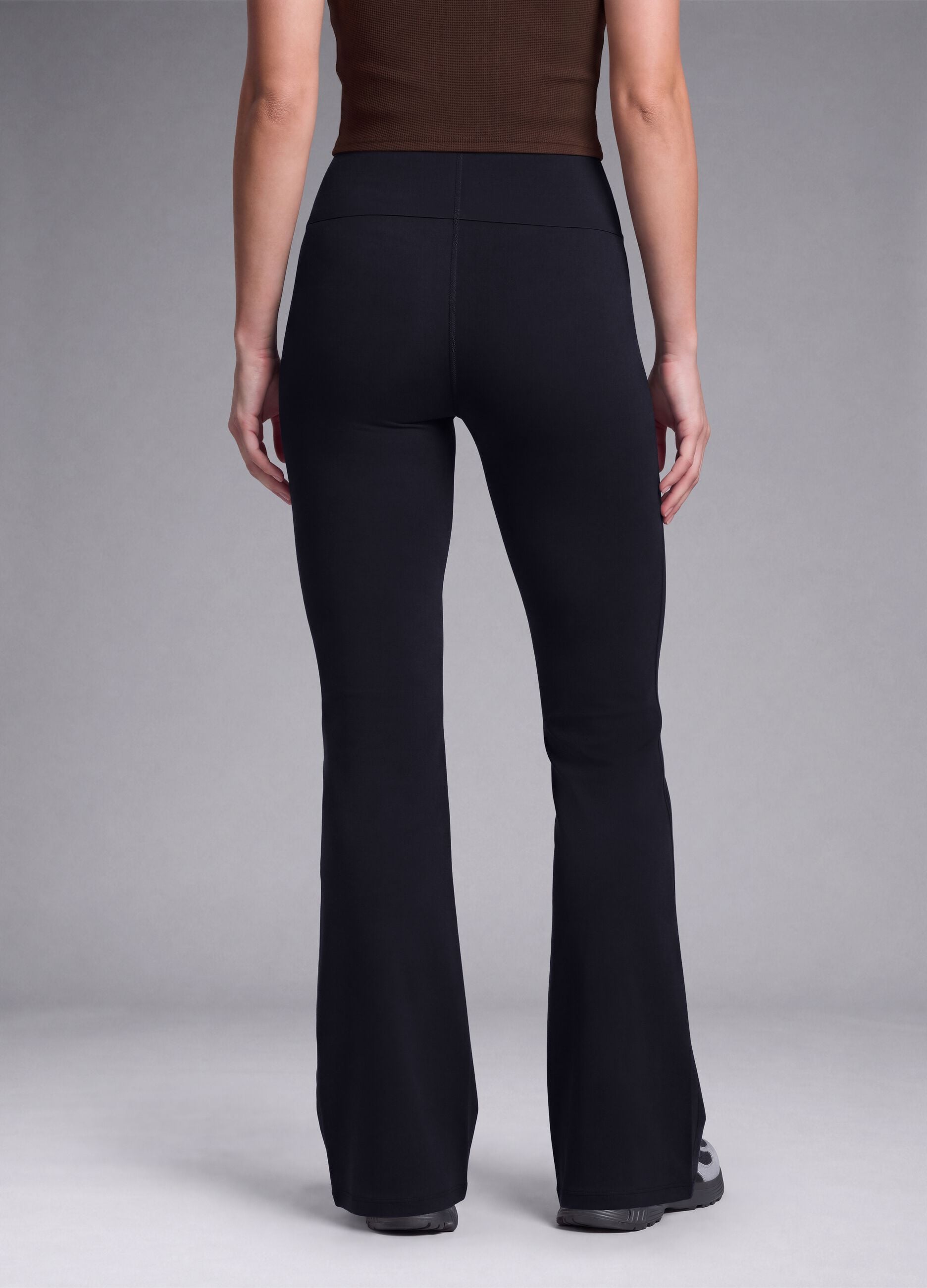 Black flared leggings in stretch fabric &ndash; ALTAVIA STUDIO