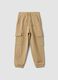 Pantaloni jogger beige in misto cotone con tasche cargo per bambino_0