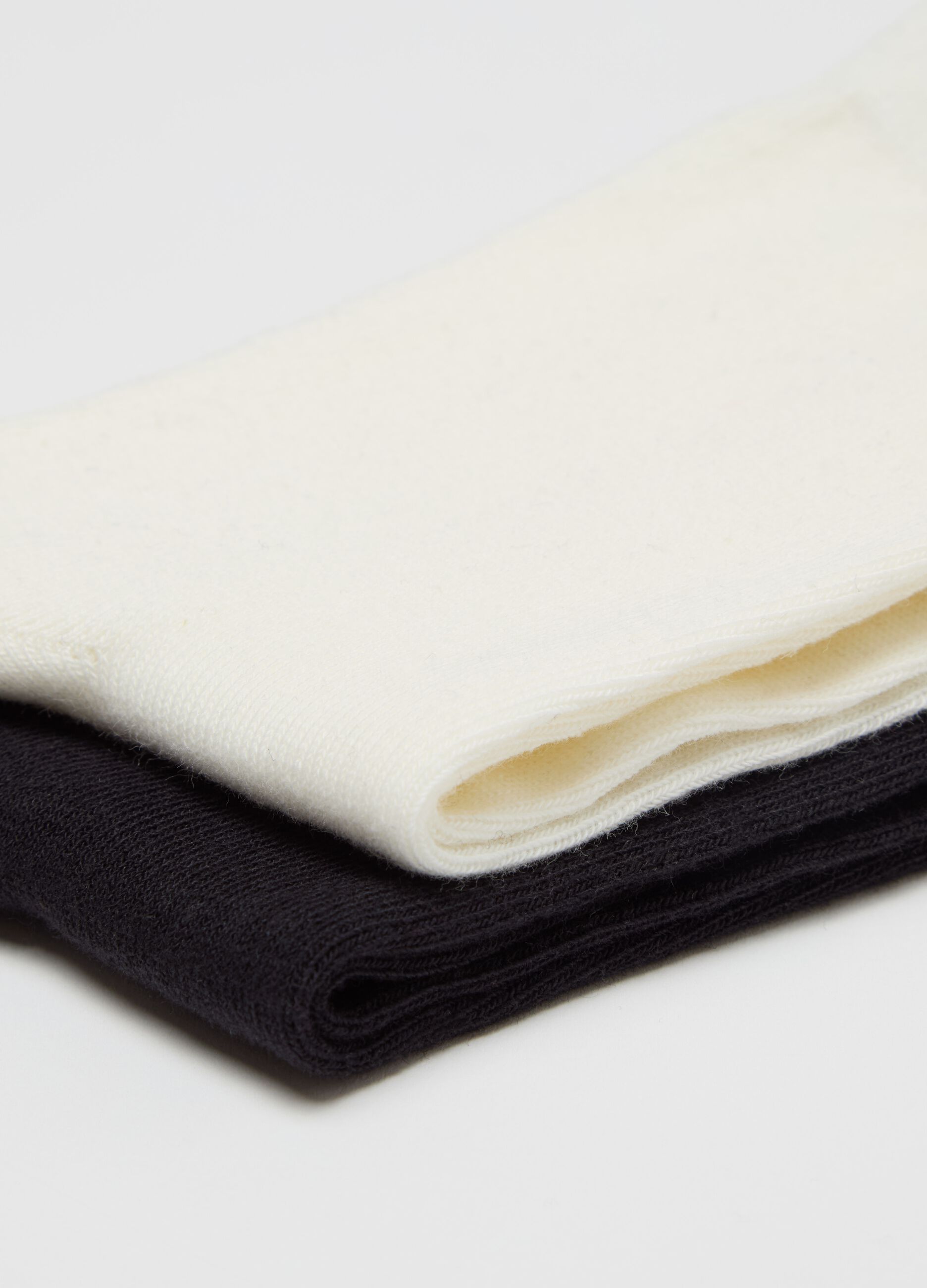 Two-pair pack short solid colour socks