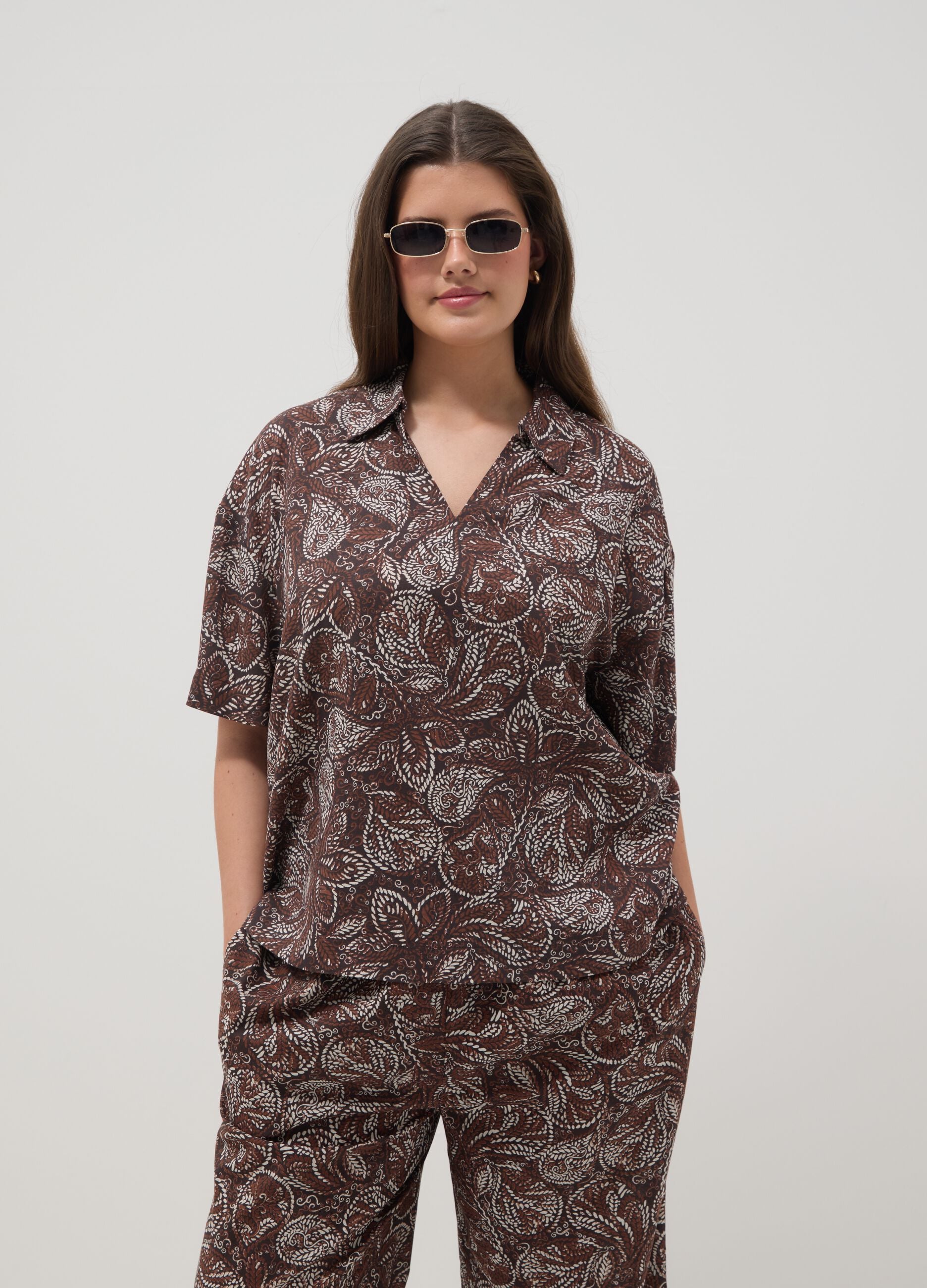 Brown pure viscose shirt with paisley print