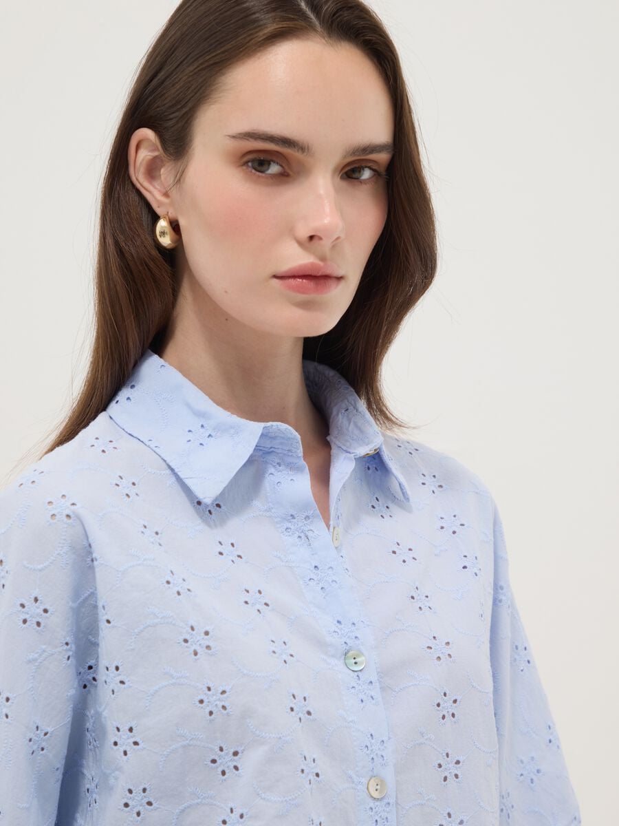 Camicia azzurra traforata in puro cotone regular fit_0