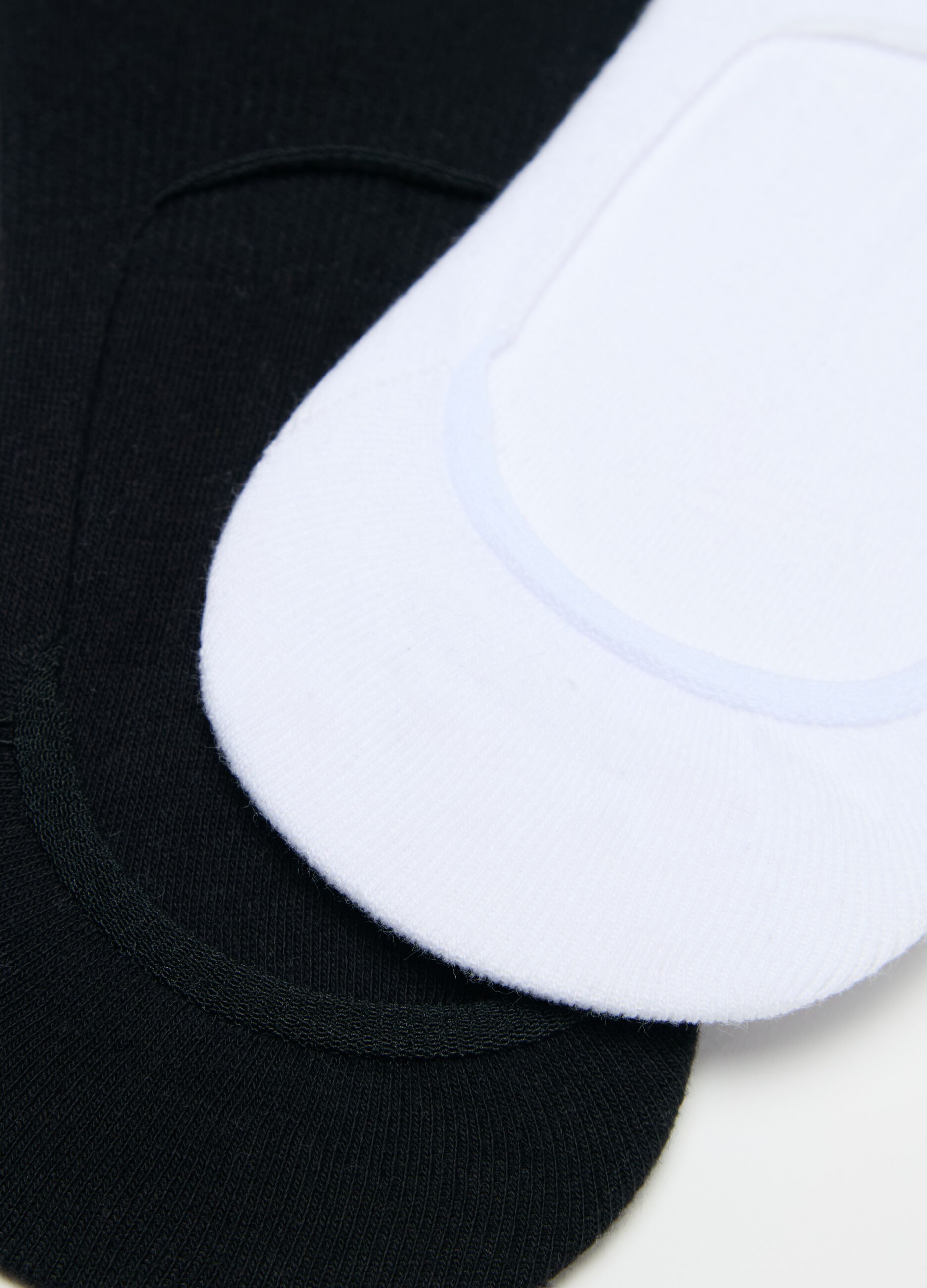 Two-pair pack white and black shoe liners