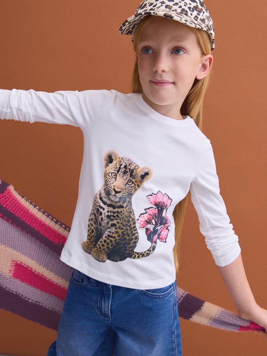 Cappellino beige in cotone elasticizzato con stampa animalier_1