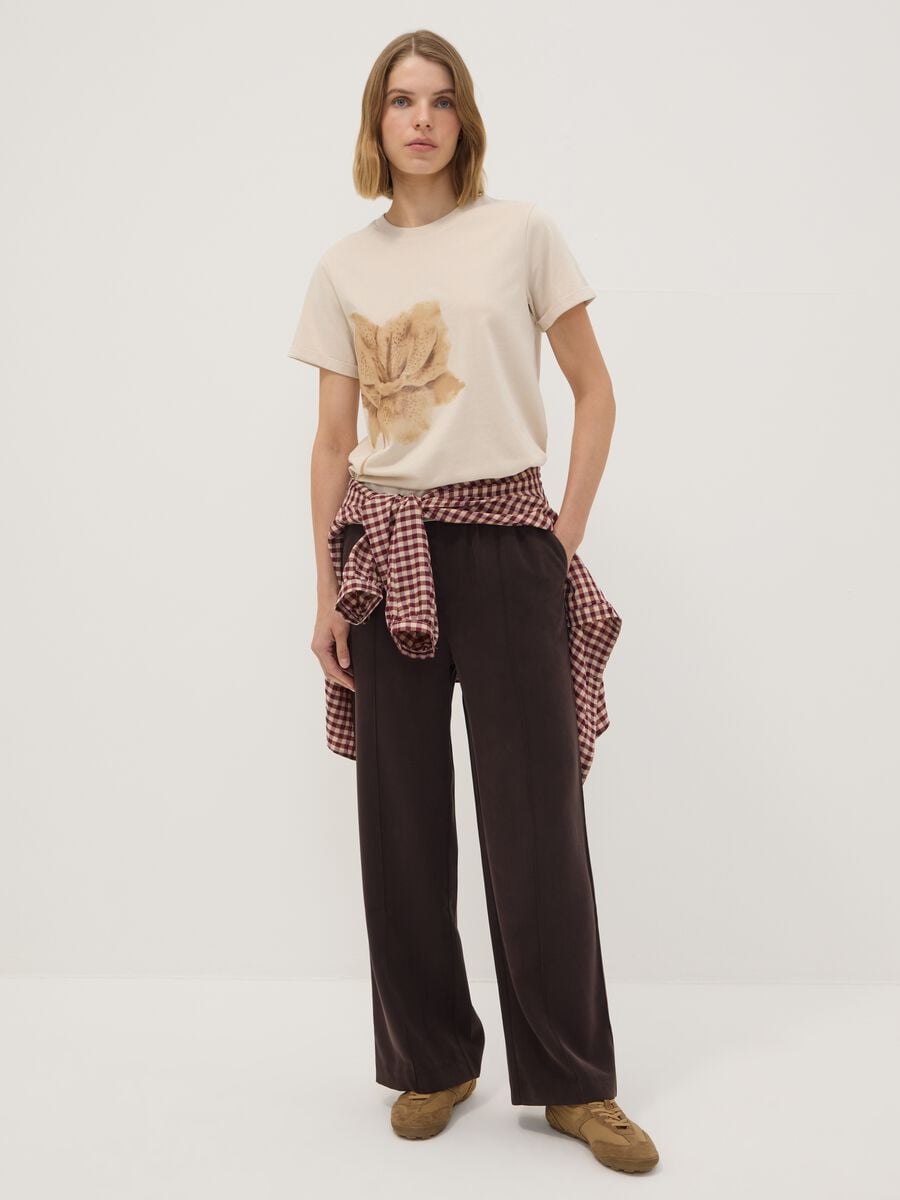 Beige pure cotton crew-neck T-shirt with floral print, regular fit_2