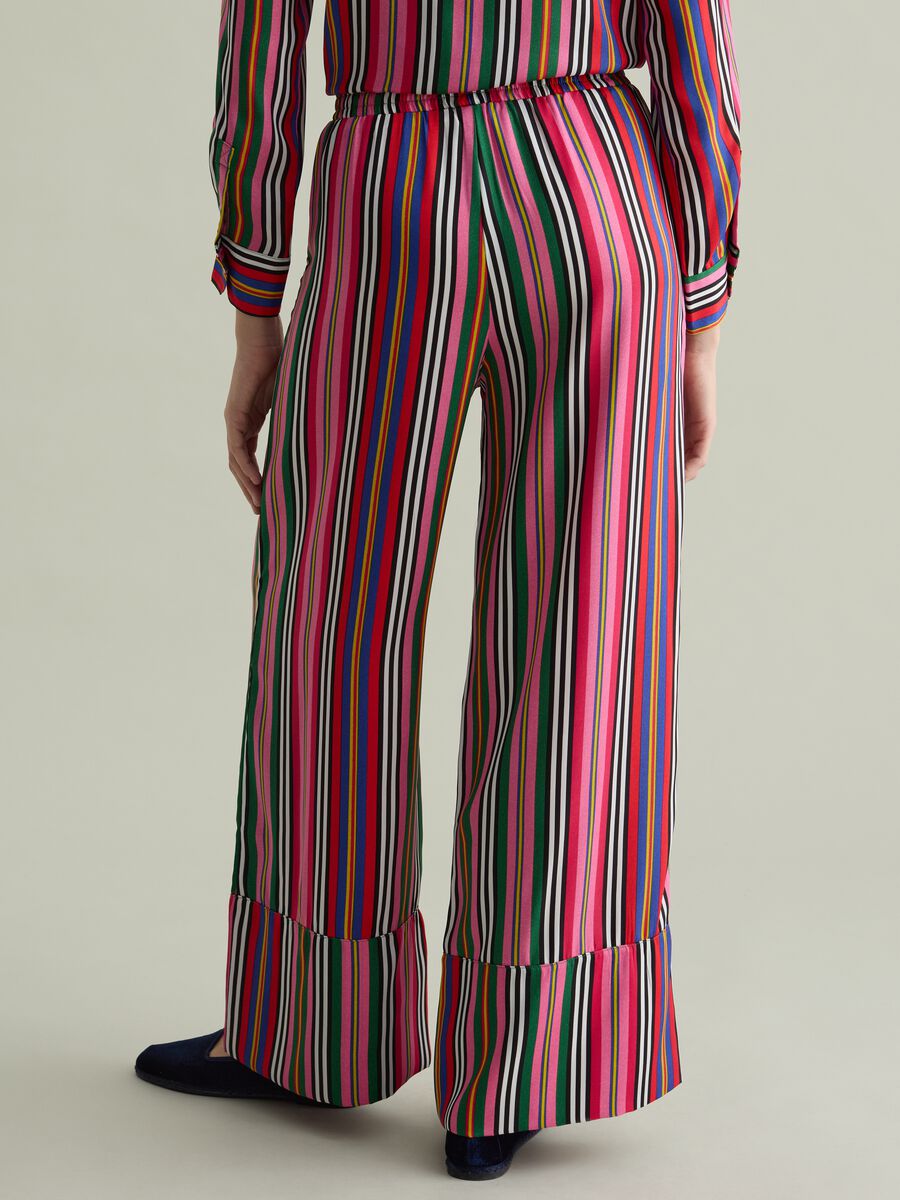 Fluid trousers with multicoloured stripes_3