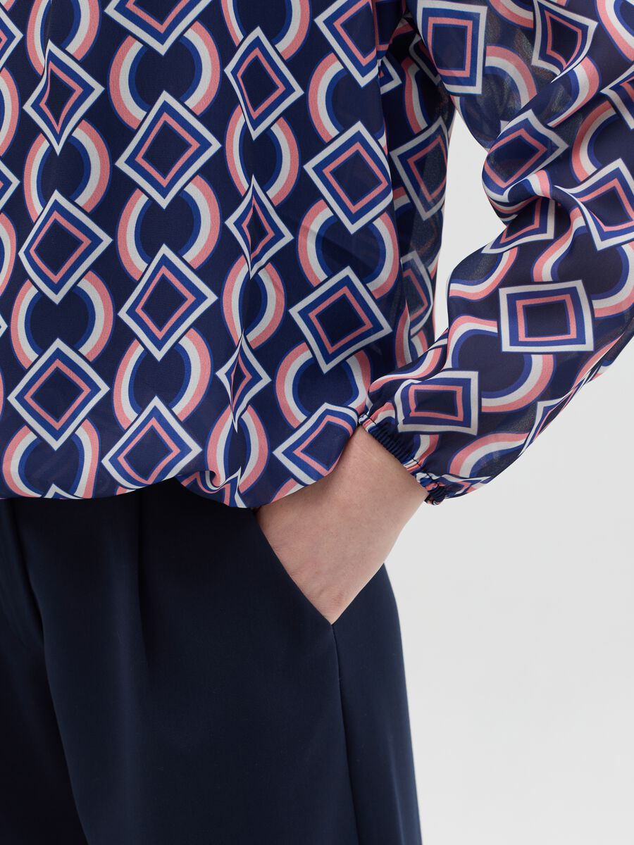 Blouse with geometric print_2