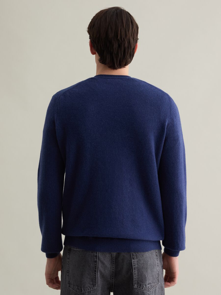 Lambswool pullover with V neck_3