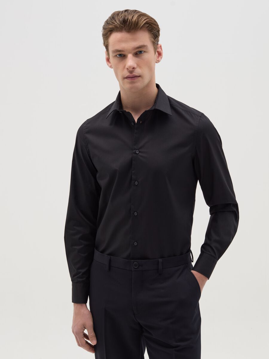 Slim-fit solid colour easy-iron shirt_0