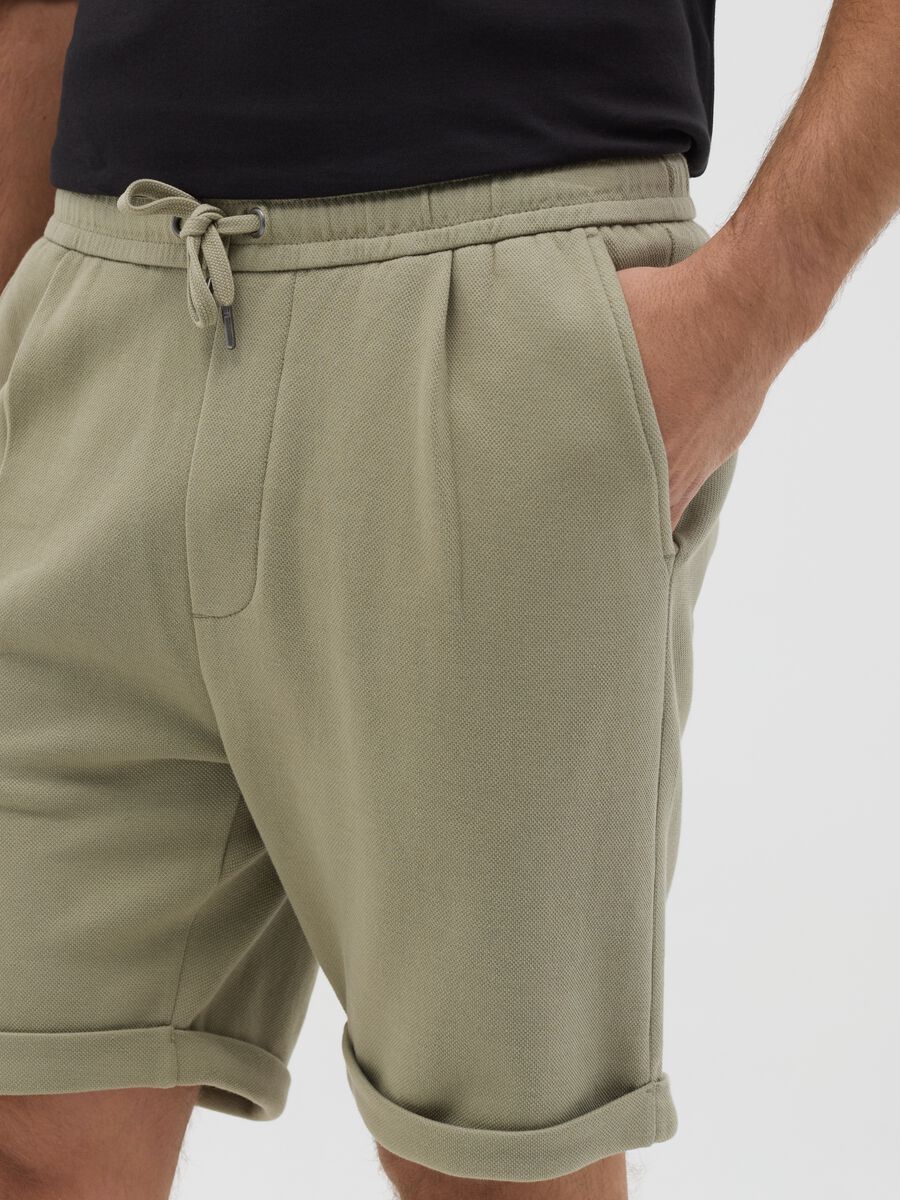 Chino Bermuda shorts in cotton with drawstring_3