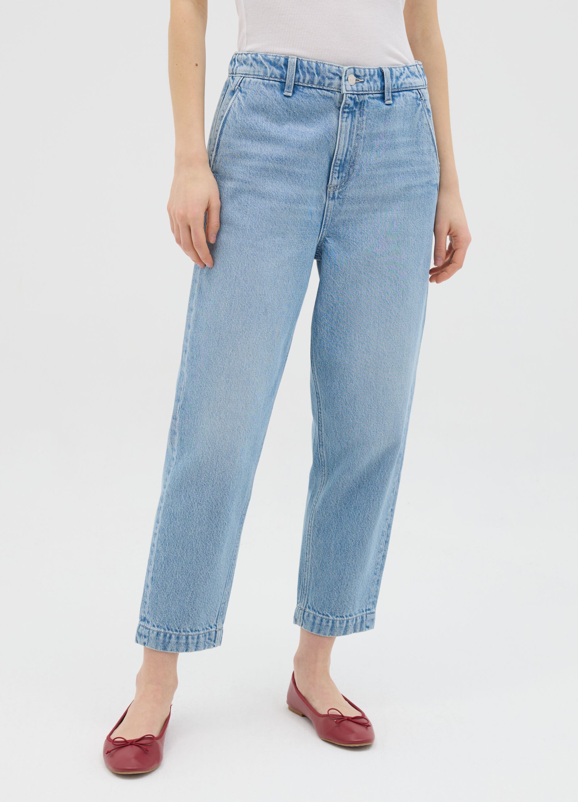 Light blue carrot-fit jeans in cotton