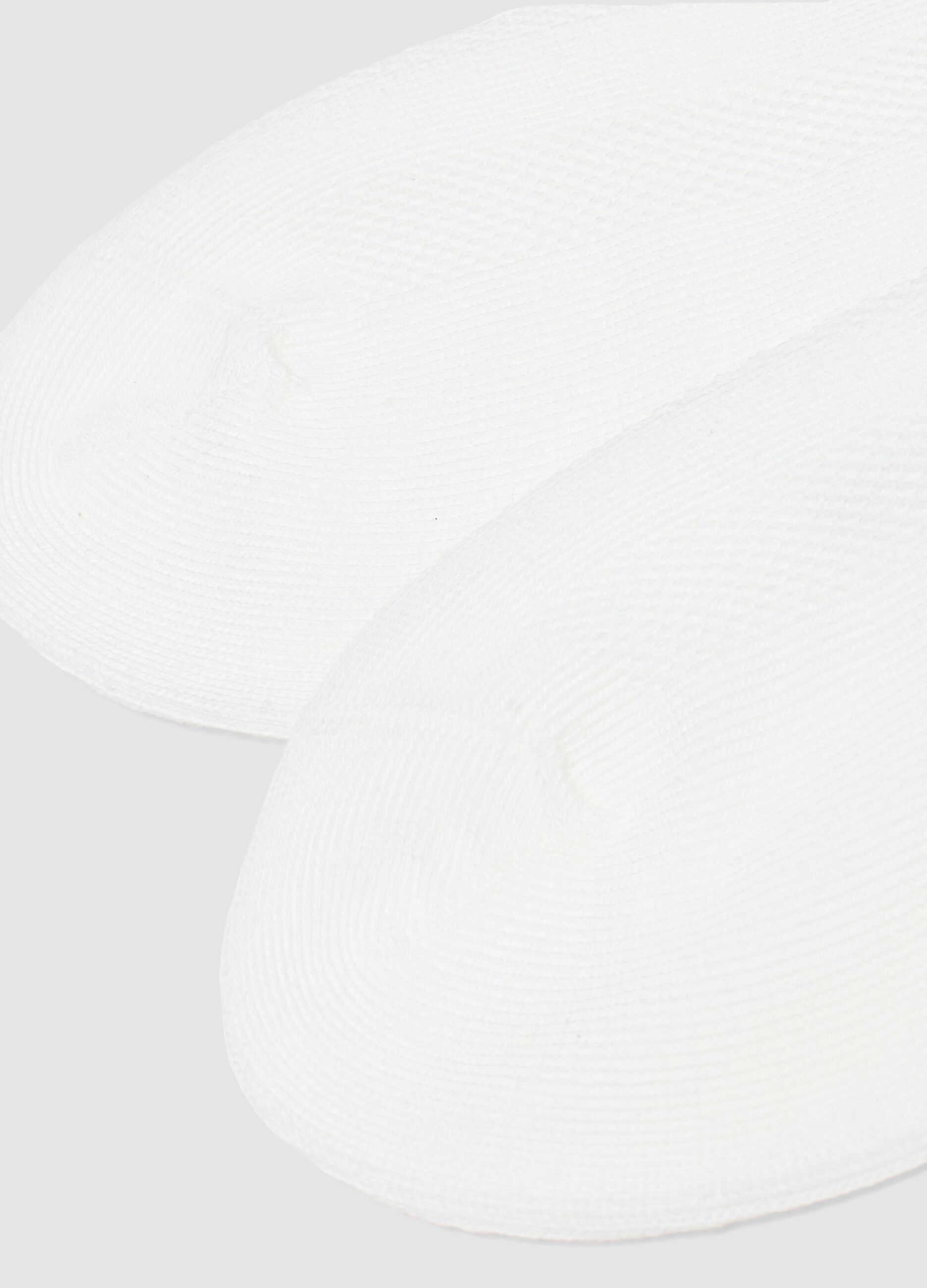 White short cotton socks with frills for girls