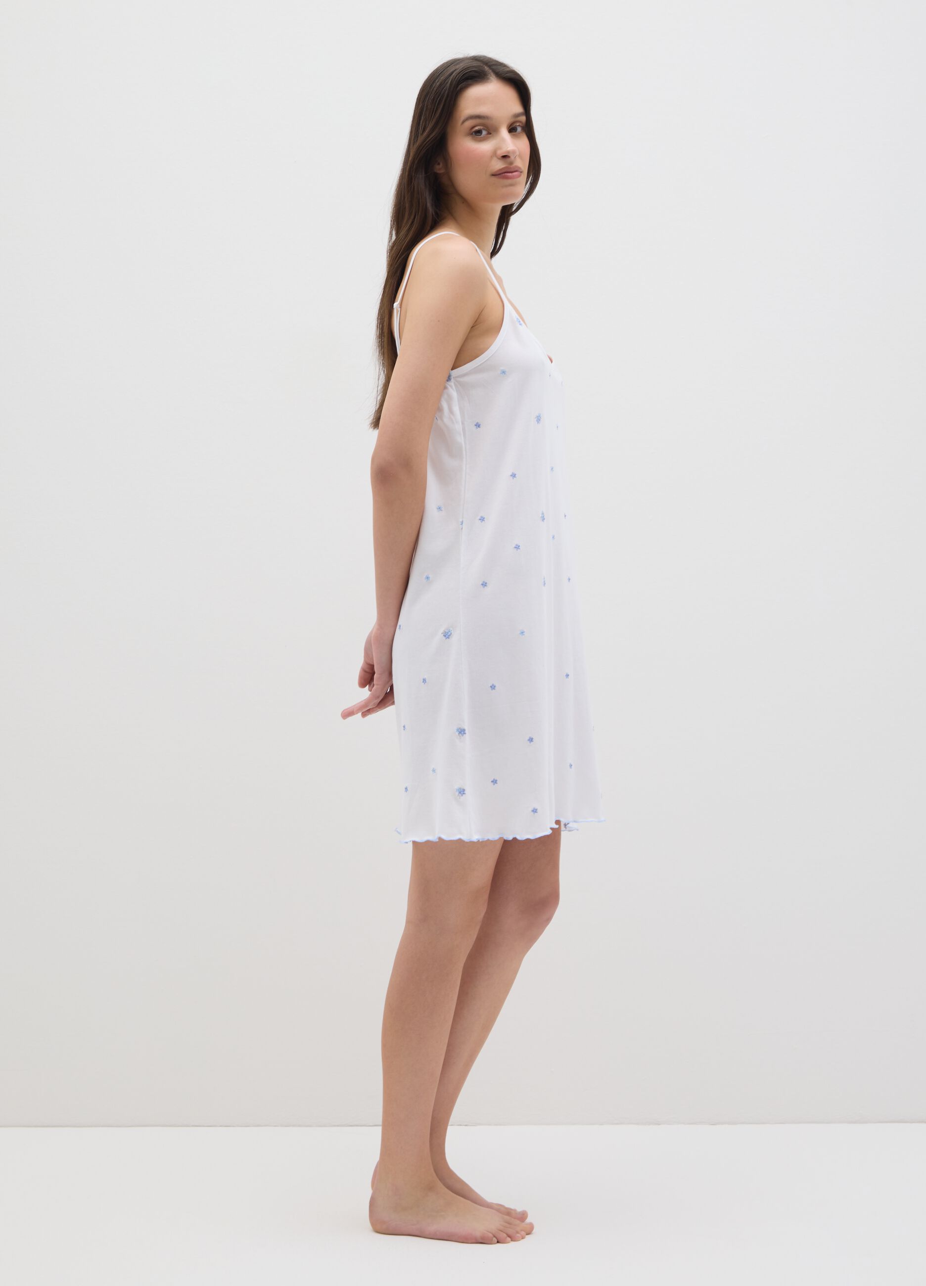 Camicia da notte da donna in puro cotone bianco con fiori