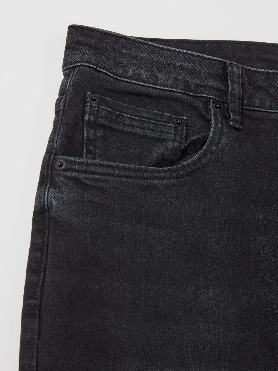 Comfort-fit stretch jeans_5