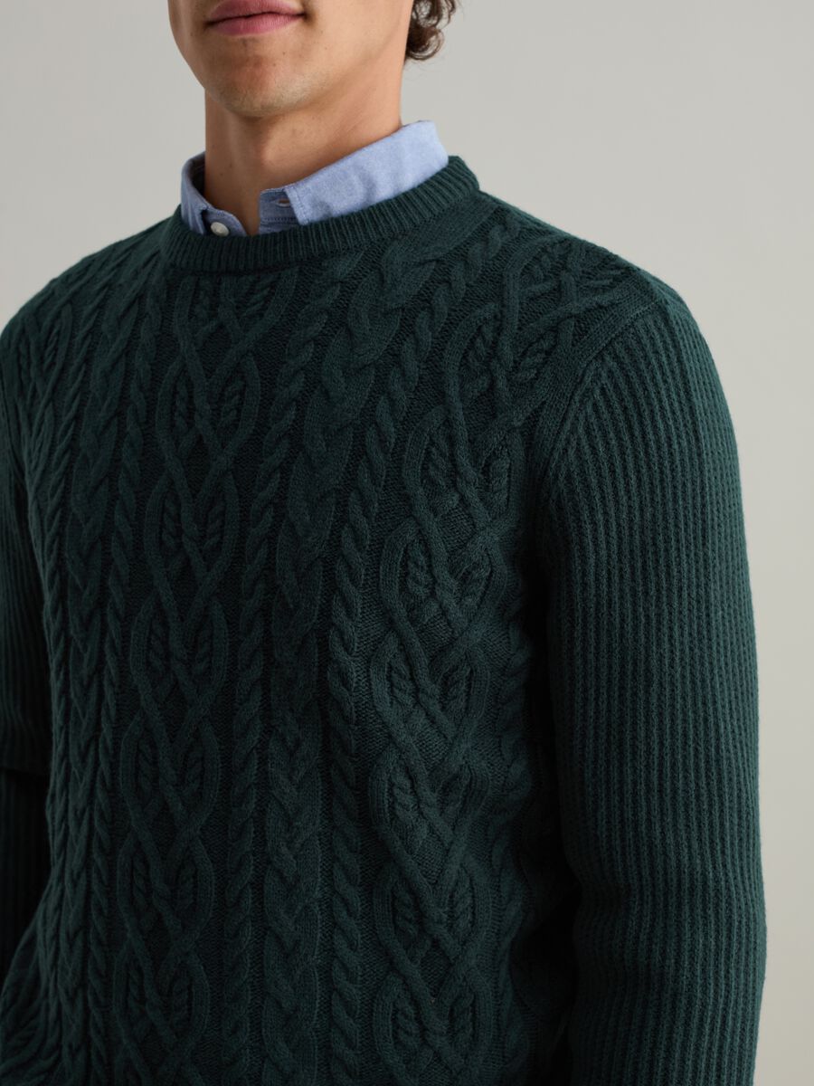 Pullover con lavorazione a trecce_2