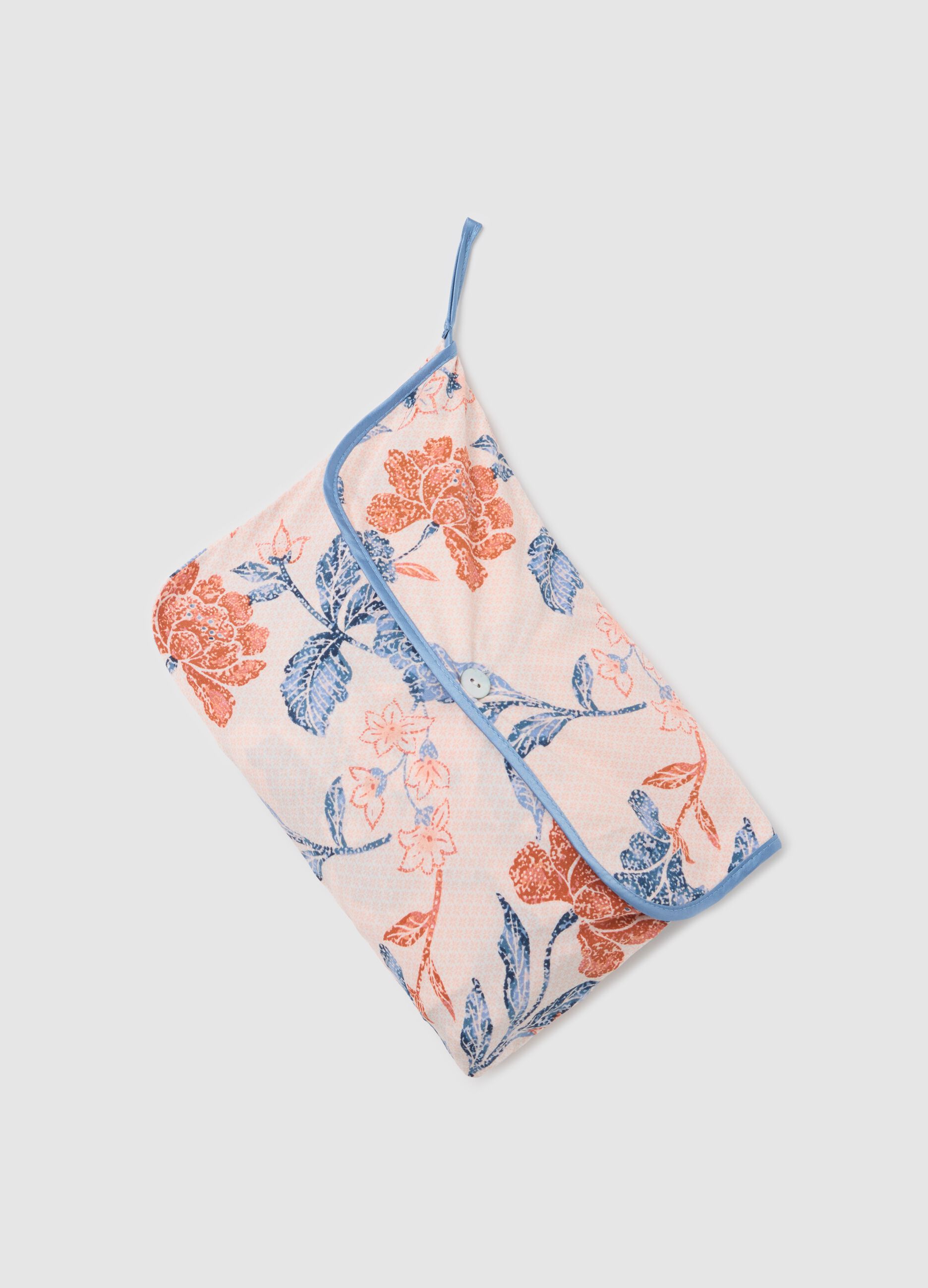 Short orange pyjamas with floral print