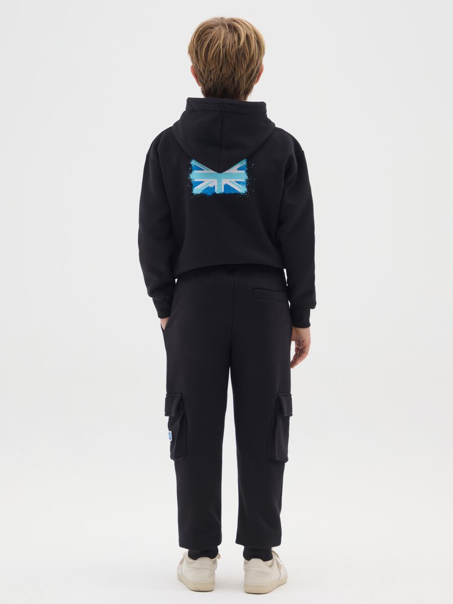 Pantaloni da bambino in misto cotone nero con tasche cargo_1